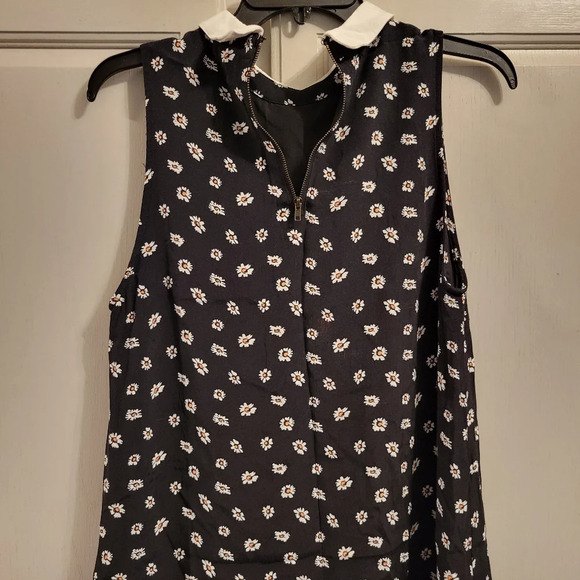 Forever 21 Daisy Print Shift Dress - Picture 7 of 7